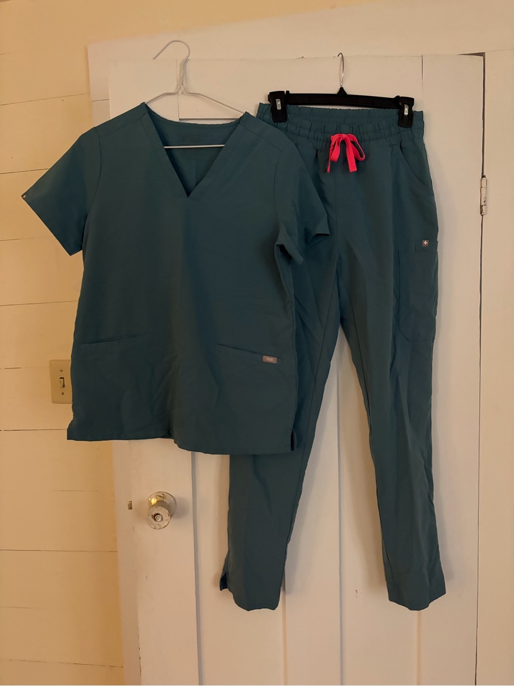 FIGS Technical Collection Teal Scrub Set Top & Pants Size Small